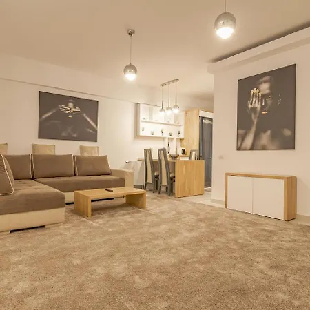 Luxury 5-min Walk To Old Town And Free Parking By Mm Host * Brašov