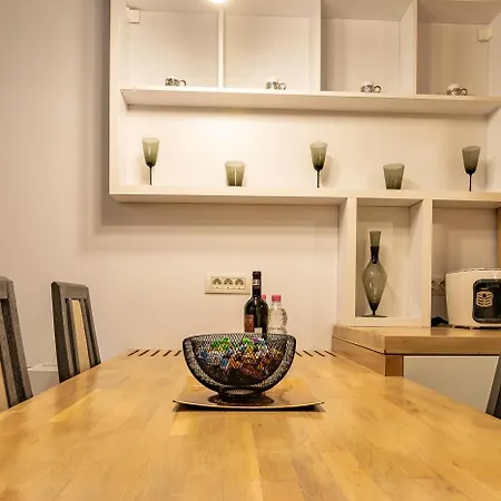 Apartamento Luxury 5-min Walk To Old Town And Free Parking By Mm Host