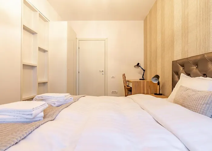 Apartamento Luxury 5-min Walk To Old Town And Free Parking By Mm Host Braşov