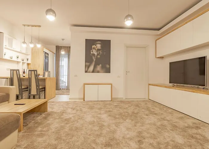 Luxury 5-min Walk To Old Town And Free Parking By Mm Host Apartamento Braşov